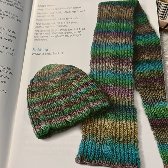 Bundle of 8 knitting books for yarn crafts - Picture 4 of 16